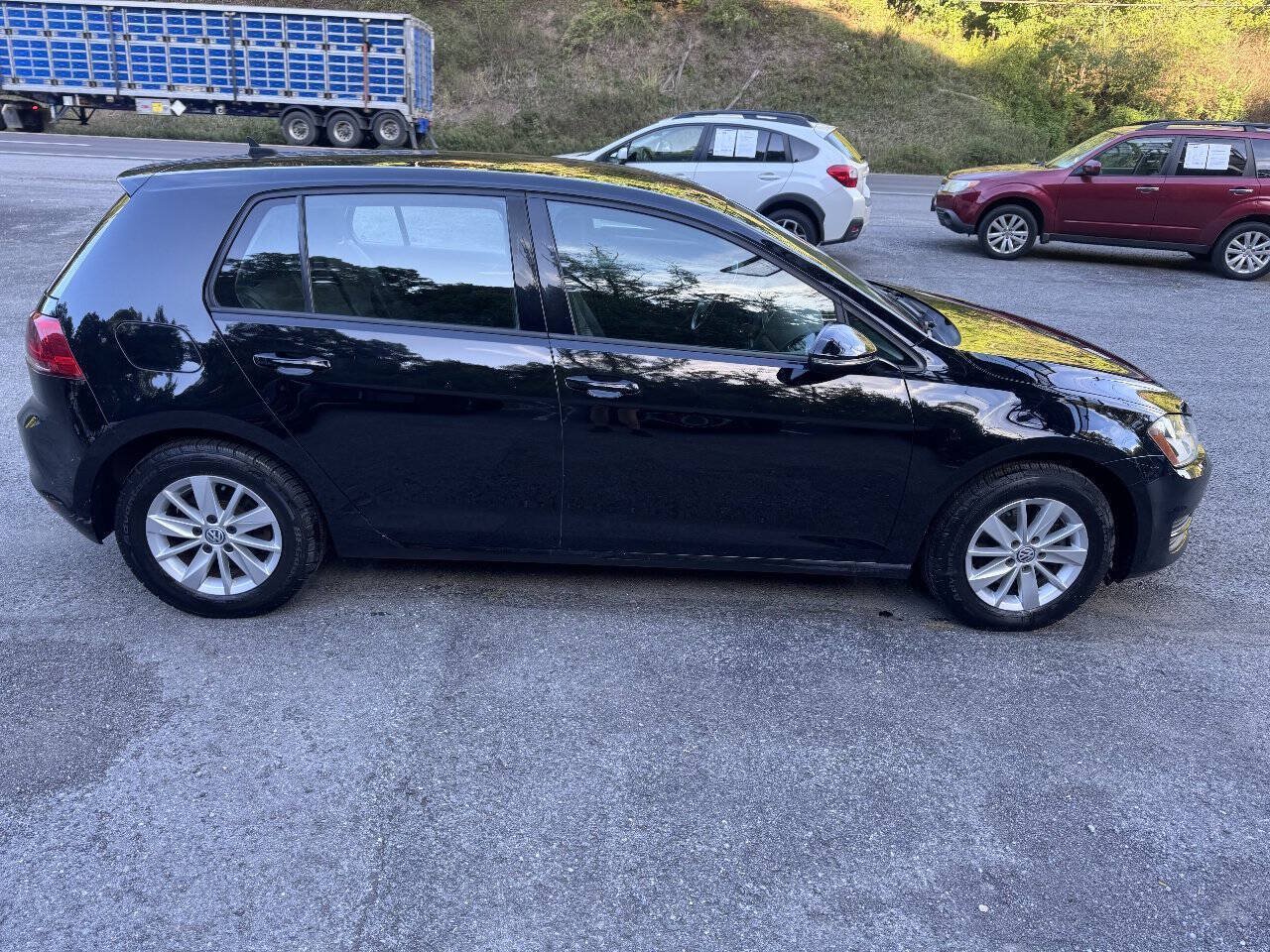 Used 2016 Volkswagen Golf S FWD image 5