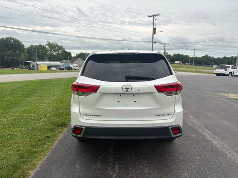 Used 2019 Toyota Highlander Limited AWD/4WD image 3