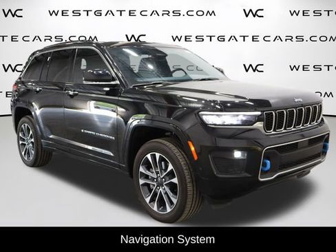 Used 2023 Jeep Grand Cherokee Overland image 2