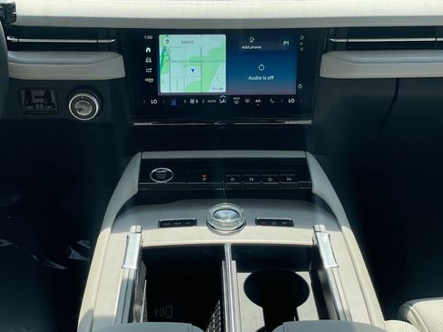 New 2026 Lincoln Navigator Reserve w/ Jet Appearance Package AWD/4WD image 16