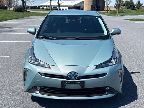 Used 2019 Toyota Prius XLE image 2