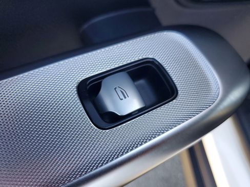 Used 2024 Mercedes-Benz GLC 300 image 16