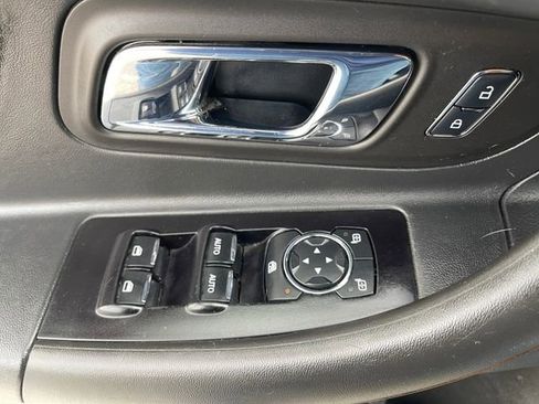 Used 2018 Ford Taurus Limited FWD image 29