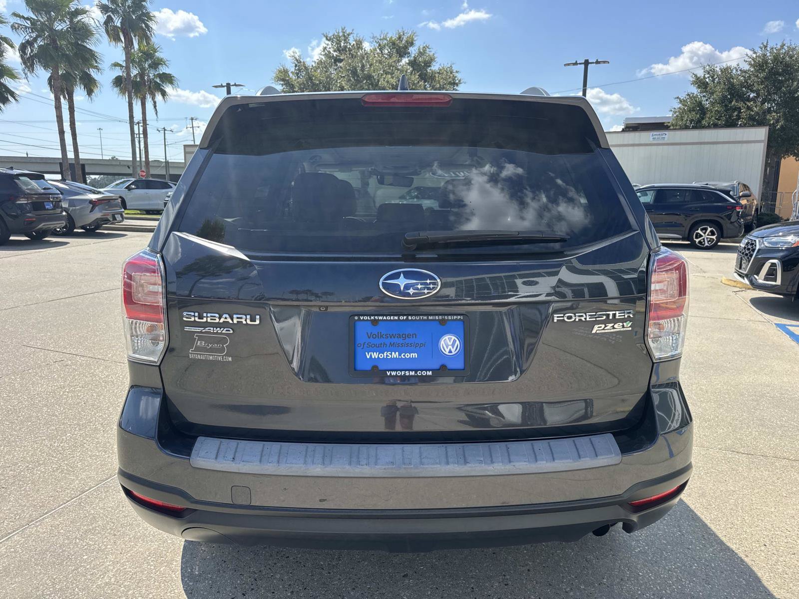 Used 2017 Subaru Forester 2.5i Premium w/ All-Weather Package AWD/4WD image 6