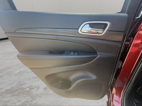 Used 2021 Jeep Grand Cherokee Laredo X AWD/4WD image 27