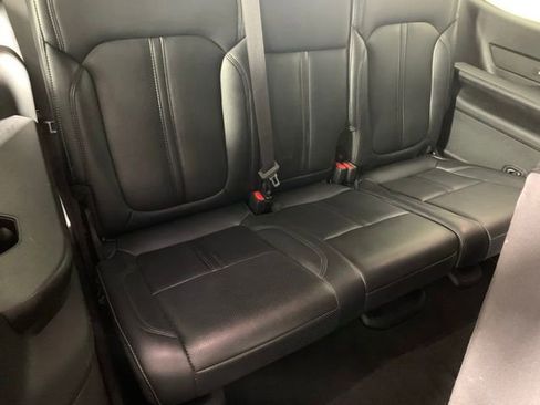 Used 2024 Jeep Wagoneer Series II w/ Flexible Seating Group image 28