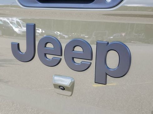 New 2025 Jeep Gladiator Sport image 7