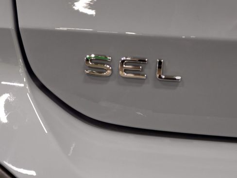 New 2026 Volkswagen Taos SEL image 14