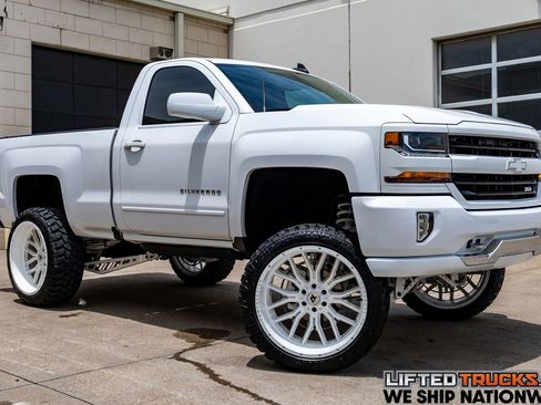 Used 2018 Chevrolet Silverado 1500 LT w/ LT Convenience Package AWD/4WD image 1