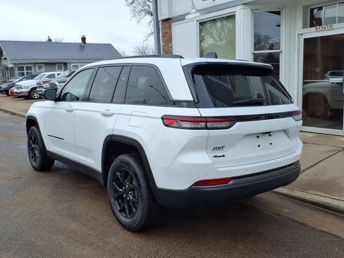 New 2026 Jeep Grand Cherokee Altitude AWD/4WD image 5