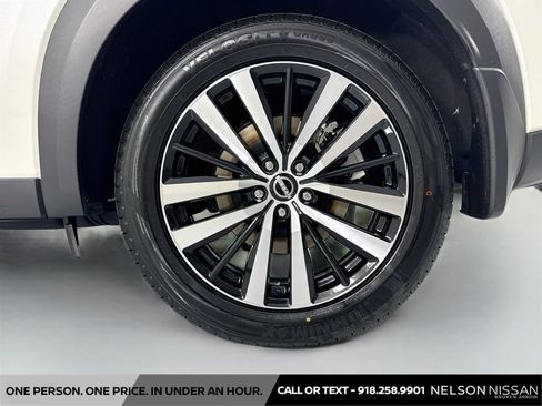 Certified 2024 Nissan Pathfinder Platinum w/ Cargo Package AWD/4WD image 34