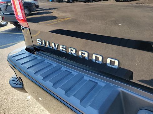 Used 2018 Chevrolet Silverado 1500 High Country AWD/4WD image 9