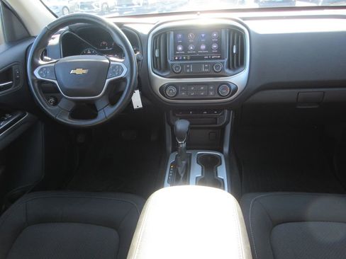 Used 2022 Chevrolet Colorado LT w/ LT Convenience Package image 16