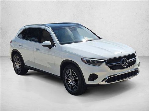 Used 2026 Mercedes-Benz GLC 300 image 3