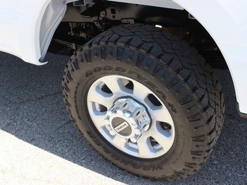 Used 2023 Ford F350 XLT w/ FX4 Off-Road Package AWD/4WD image 12