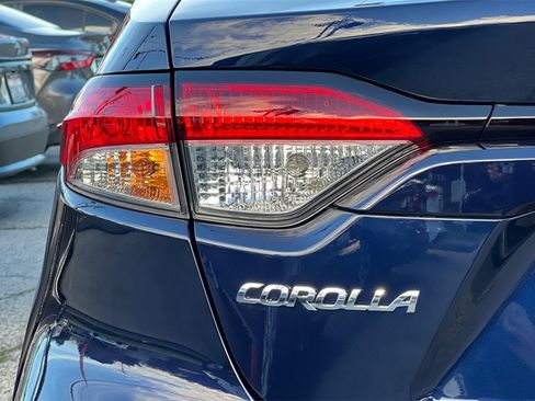 Certified 2025 Toyota Corolla LE image 24