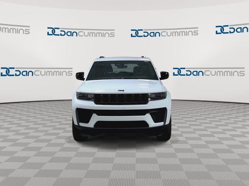 New 2026 Jeep Grand Cherokee Altitude AWD/4WD image 3