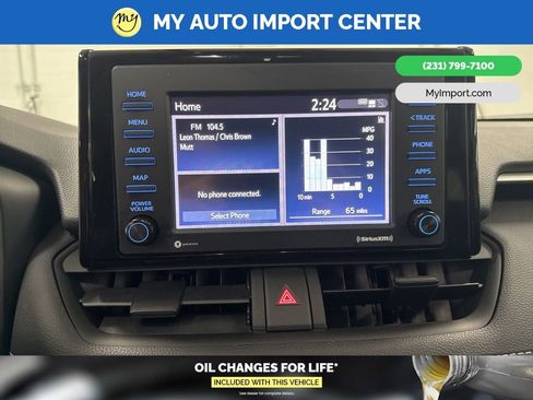 Used 2022 Toyota RAV4 XLE w/ Convenience Package image 21