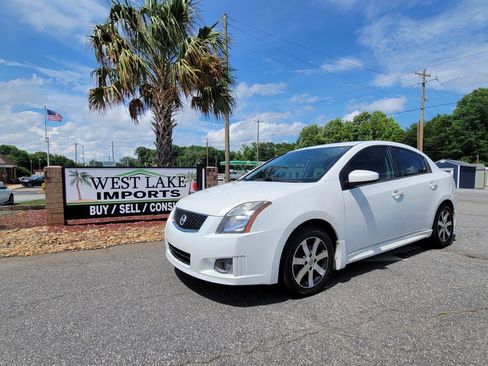 Used 2012 Nissan Sentra 2.0 SR w/ Special Edition Pkg FWD image 1