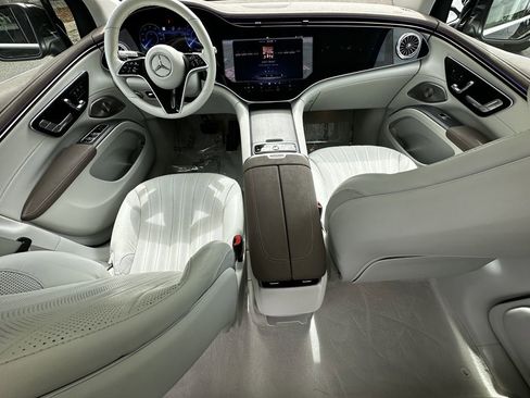 Certified 2023 Mercedes-Benz EQS 580 4MATIC SUV image 27