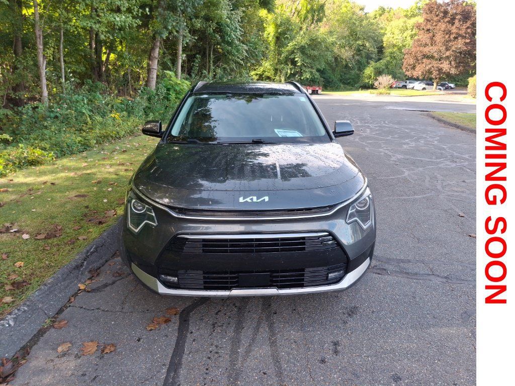 Used 2023 Kia Niro EX Touring FWD image 3