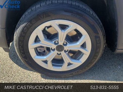 Used 2025 Jeep Compass Latitude AWD/4WD image 9