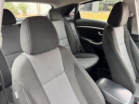 Used 2014 Hyundai Elantra GT image 28