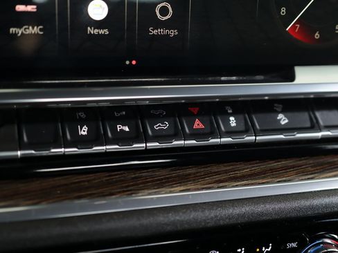 Used 2024 GMC Sierra 2500 SLE w/ SLE Value Package; image 17