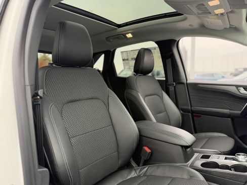 New 2025 Ford Escape SE image 30