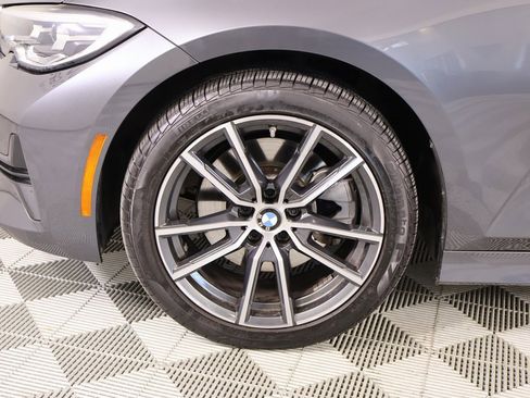 Used 2022 BMW 330i xDrive 330i xDrive w/ Driving Assistance Package image 19