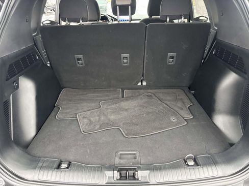 Used 2022 Ford Escape SE w/ SE Sport Appearance Package image 11