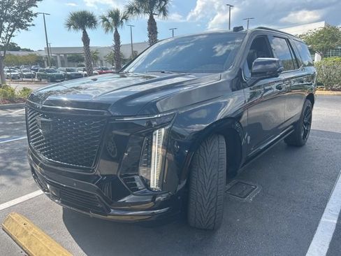 Used 2025 Cadillac Escalade Sport Platinum w/ LPO, Floor Liner Package AWD/4WD image 3