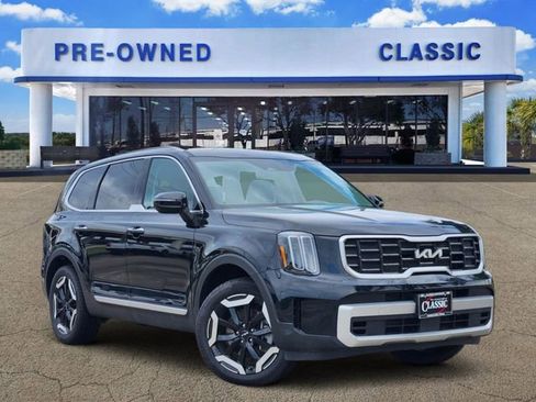 Used 2025 Kia Telluride S FWD image 1