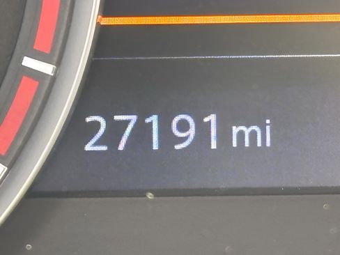 Used 2023 Nissan Frontier SV w/ SV Convenience Package image 11