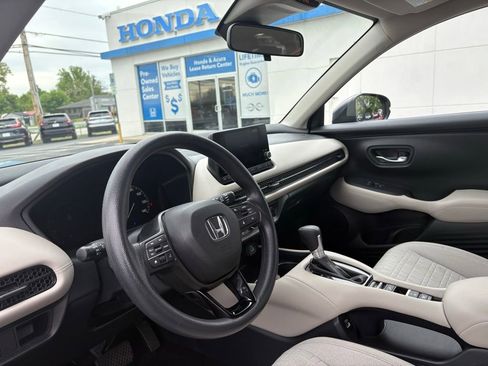 Used 2023 Honda HR-V LX image 7
