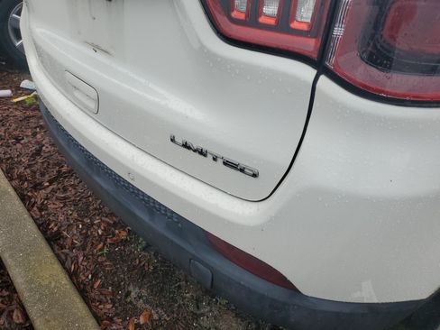 Used 2018 Jeep Compass Limited w/ Navigation Group FWD image 7