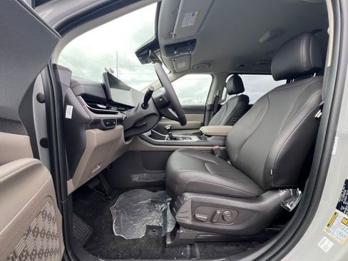 New 2026 Kia Carnival EX FWD image 18