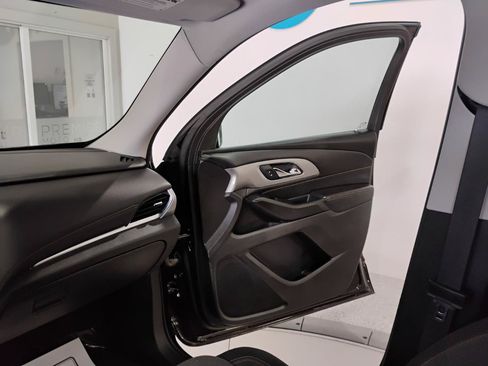 Used 2021 Chevrolet Traverse LT FWD image 73