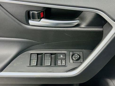 Used 2025 Toyota RAV4 XLE image 15