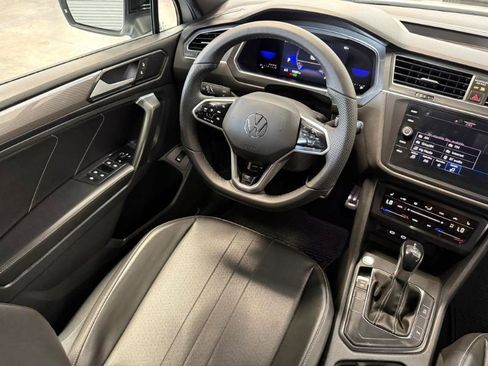 Used 2022 Volkswagen Tiguan SE R-Line FWD image 16