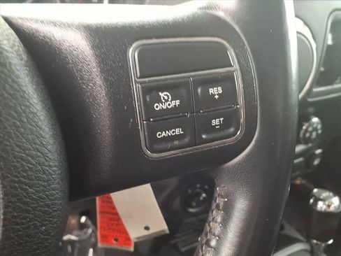 Used 2017 Jeep Wrangler Unlimited Sahara image 11
