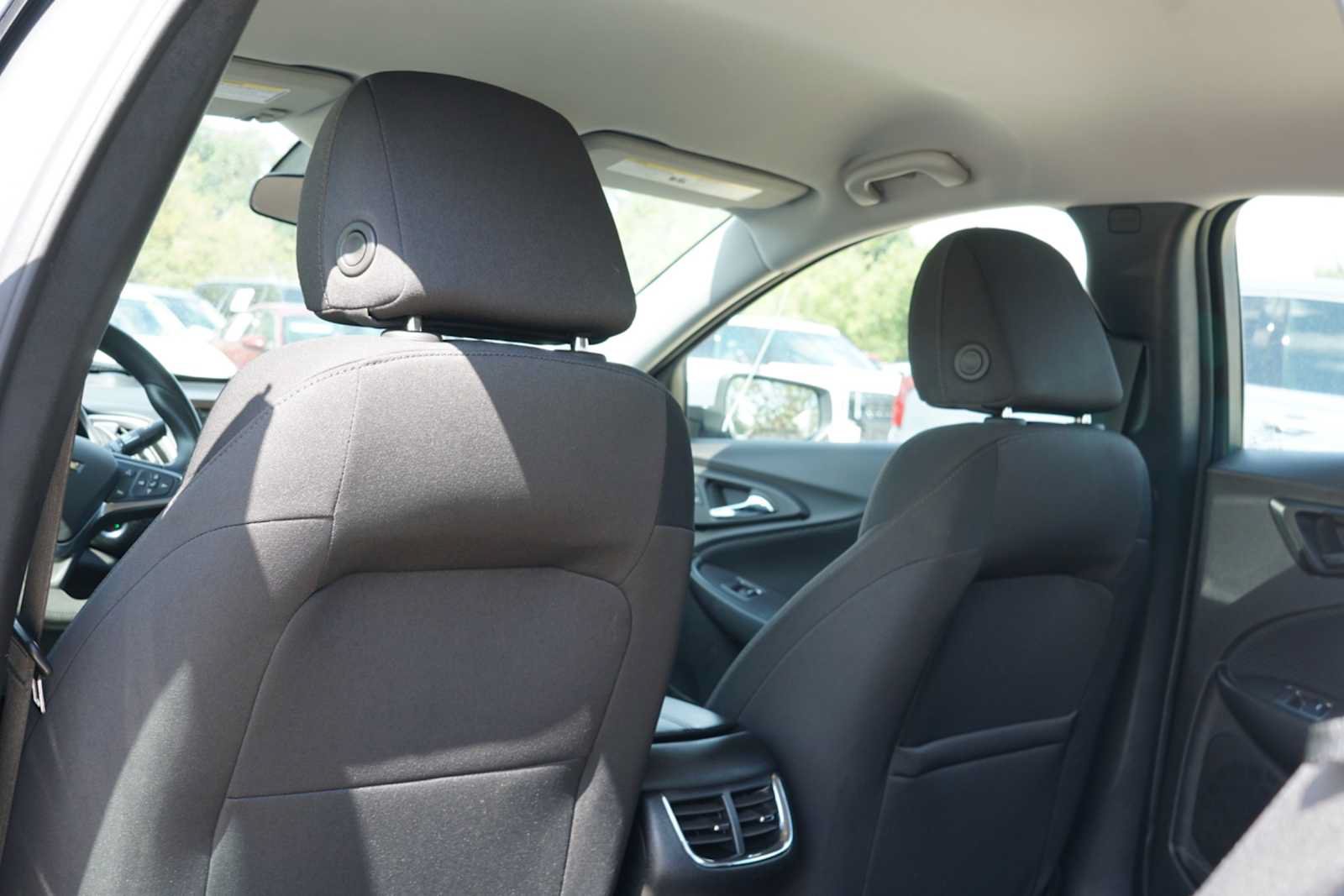 Used 2025 Chevrolet Malibu LT FWD image 19