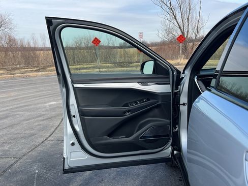 Used 2024 Jeep Wagoneer Launch Edition image 11