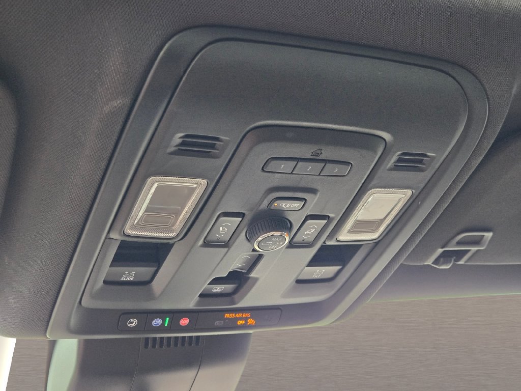 Used 2024 Chevrolet Suburban High Country w/ LPO, Illumination Package AWD/4WD image 36