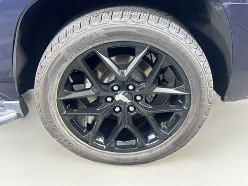 Used 2018 Chevrolet Tahoe Premier RWD image 11