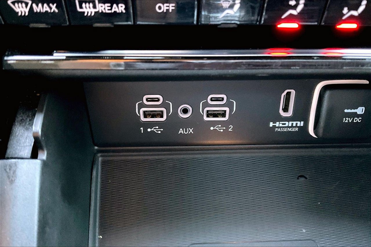 Used 2023 Jeep Grand Cherokee L Summit AWD/4WD image 18