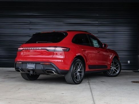 Certified 2025 Porsche Macan AWD/4WD image 7