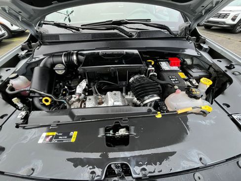 Used 2025 Jeep Compass Limited image 33