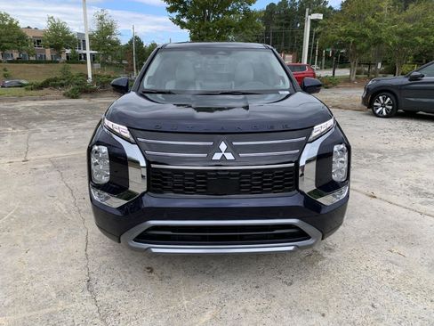 New 2025 Mitsubishi Outlander SE image 3