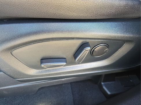 Used 2022 Ford Explorer Limited image 15